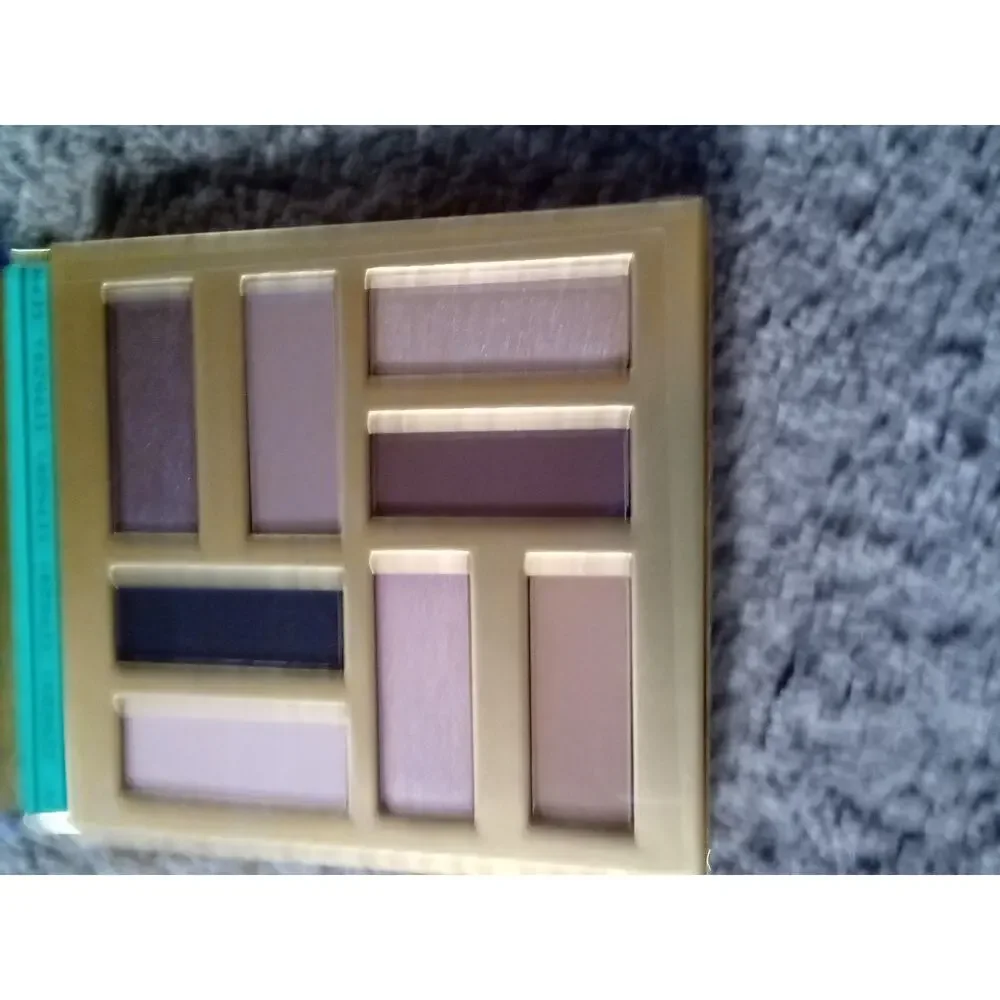 NIB Sephora Happy Hollydays 4Pc Mini Eye brush Set & 8 Eyeshadow Palette
